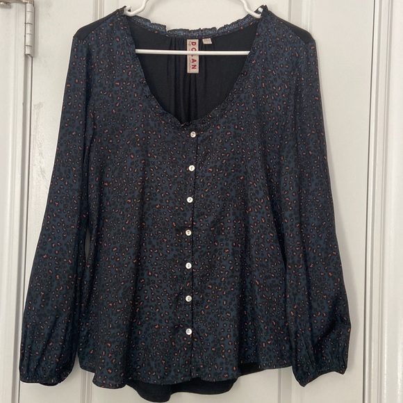 Anthropologie - Dolan - Animal Print Long Sleeve Button Down Blouse - Picture 5 of 12